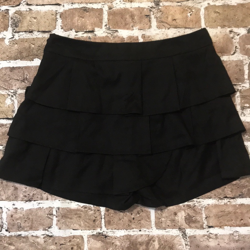 💥3/$15💥 Ryu Black Mini Skirt w/ Built in Shorts - Picture 4 of 13
